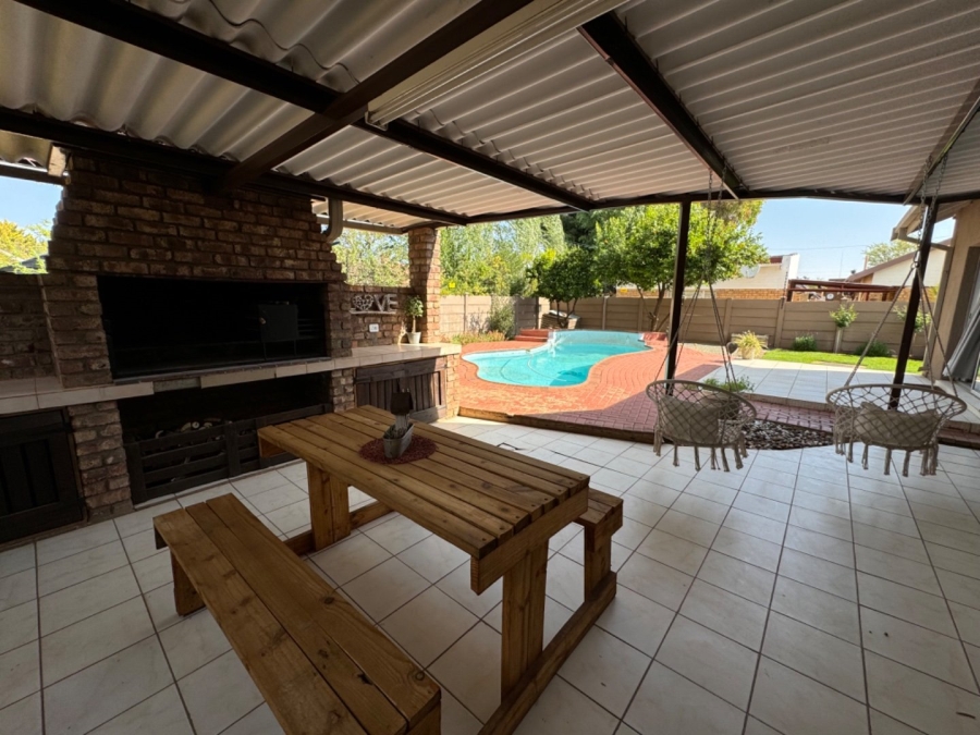  Bedroom Property for Sale in El Toro Park Northern Cape